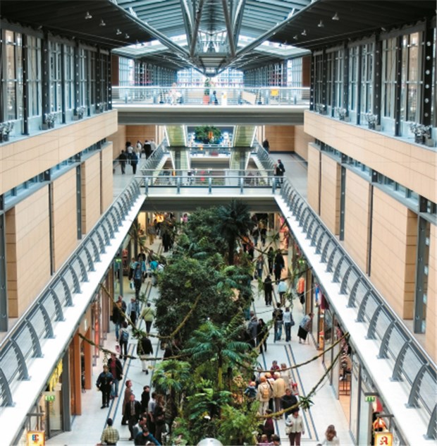Eingefrorene Immobilienfonds: Für vier gibt es noch keine Tauzeit Shoppingcenter gehören zu beliebten Anlageprojekten von offenen Immobilienfonds.