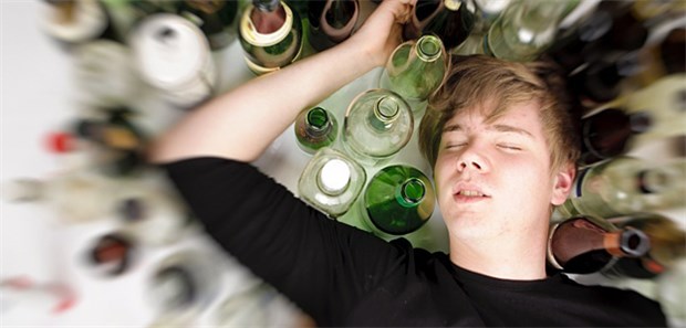 Komasaufen wird uncool Sich bis zur Besinnungslosigkeit zu betrinken, gilt unter Teenagern zunehmend weniger als cool.