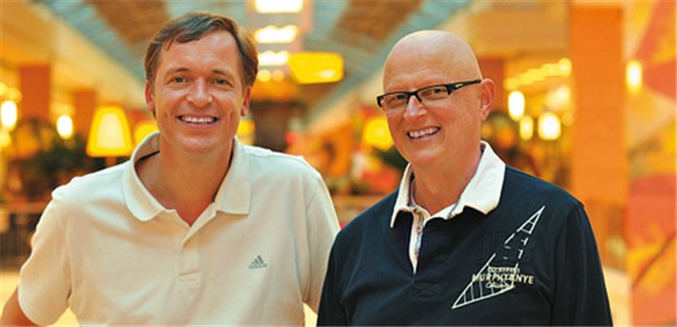 Sie freuen sich auf ihre Praxis im Einkaufszentrum: Dr. Christian Schwartzkopf (l.) und Dr. Christoph Helm.