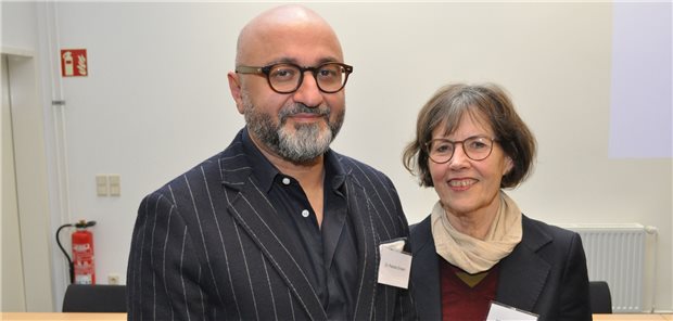 Dr. Pedram Emami bleibt Kammerpräsident in Hamburg Sie sind bis 2026 als Präsident und Vizepräsidentin der Hamburger Ärztekammer gewählt: Dr. Pedram Emami und Dr. Birgit Wulff.