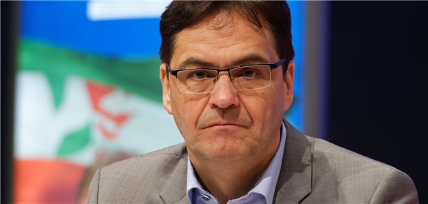„Im Frühjahr 2021 wird sich die Corona-Lage entspannen“ Sieht Fortschritte in der Bekämpfung der Pandemie: Dr. Peter Liese, Gesundheitspolitiker der CDU im EU-Parlament.