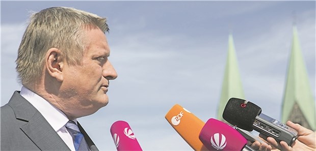 Gröhes Aussicht – Vernetzung und Nachwuchs bleiben Thema Sieht die Prioritäten nach der Bundestagswahl deutlich: Bundesgesundheitsminister Hermann Gröhe (CDU) vor Journalisten.