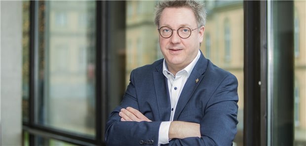 Sieht seine Tätigkeit in den „beiden Welten“ Krankenhaus und Landespolitik ausdrücklich als Vorteil: Dr. Michael Preusch, Internist und gesundheitspolitischer Sprecher der Unionsfraktion im Landtag Baden-Württemberg.