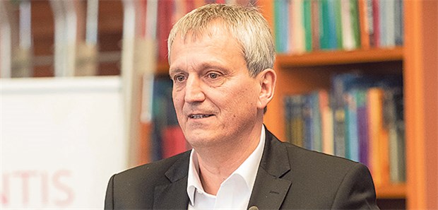 Sieht sich mit seinem Unternehmen als Brückenbauer zwischen Ärzten, Patienten und der Arzneimittelforschung: Karlheinz Gast.