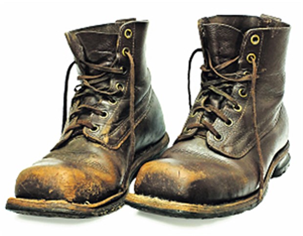 Um die Schuhe von Gichtpatienten steht's oft schlecht Sind alte ausgetretene Schnürschuhe gut für Gichtpatienten?