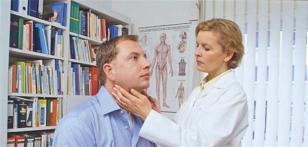 Patienten leben immer länger Sind die Lymphknoten am Hals des Patienten unauffällig? Die Prognose für Patienten, bei denen ein Lymphom diagnostiziert wird, haben sich deutlich verbessert.