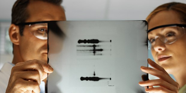Arzneistudien bald ohne Ethikkommission? Skeptische Blicke: Wo bleibt die Ethikkommission?