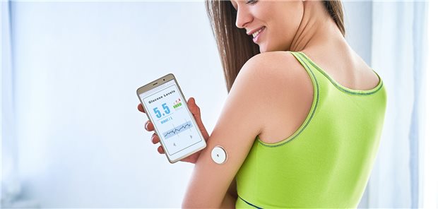 Smartphone-App zur kontinuierlichen Glukosemessung (CGM): Außer Glukosewerten werden viele Informationen für Therapieentscheidungen angezeigt.