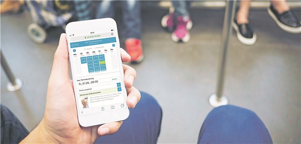 Der Patientenwunsch ist Ärzten Befehl Smartphone-Nutzung in der U-Bahn: Wer Patienten eine Online-Buchung anbietet, verbessert die Erreichbarkeit der Praxis – von überall.