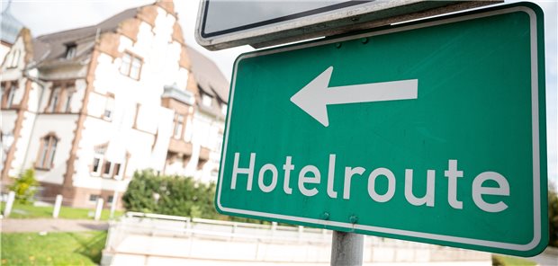 Reiberei um innerdeutsche Reiserei So richtig klar, wo es in Sachen Hotelübernachtungen hingeht, ist es momentan nicht. Kanzlerin und Ministerpräsidenten wollen daher nochmal über das Beherbergungsverbot reden.