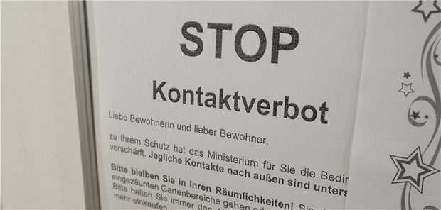 Westerfellhaus kündigt klare Corona-Regeln in Pflegeheimen an So sah es beim Lockdown im April in vielen Pflegeheimen aus: Anweisung für ein Kontaktverbot. Das soll sich so nicht wiederholen, sagt der Pflegebeauftragte der Bundesregierung, Andreas Westerfellhaus.
