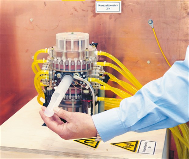Bessere Bildgebung mit Eisen-Nanopartikeln So sieht der Prototyp des MPI-Scanners aus.