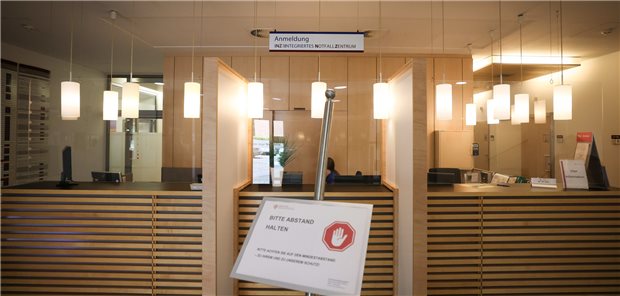 Notfallreform: Wer soll den Hut im Integrierten Notfallzentrum aufhaben? So sieht ein INZ aus: Die Anmeldung des neuen Integrierten Notfallzentrums im Zentrum für Notfall- und Akutmedizin am Marienkrankenhaus.