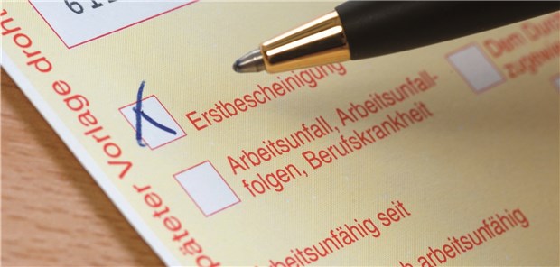 eAU an Arbeitgeber ist beschlossen So sieht sie derzeit noch aus: die Arbeitsunfähigkeits-Bescheinigung auf Papier.