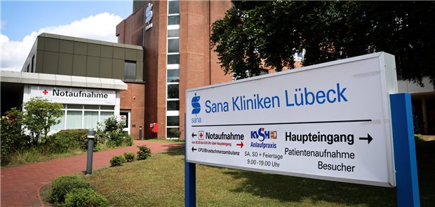 So wird das Sana-Klinikum in Lübeck künftig nicht mehr aussehen. Ein Neubau soll das Hauptgebäude aus den 80er Jahren ersetzen.