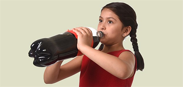 Zwischen Petition und Portionen Softdrinks – ein dickes Problem bei unkontrolliertem Genuss.