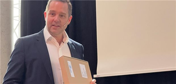 Solche Pakete voller Papier, wie er sie von der KVWL erhalten hat, möchte Hausarzt Stefan Spieren lieber nicht mehr erhalten.