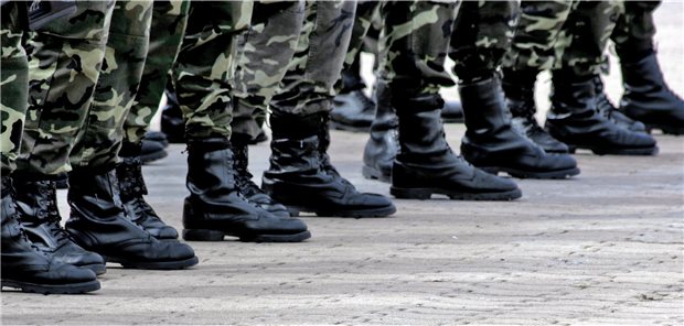 Impfpflicht für Soldaten: Gesundheit der Truppe geht vor Einzelschicksal Soldaten: Sie dürfen einen Impfbefehl nicht verweigern.