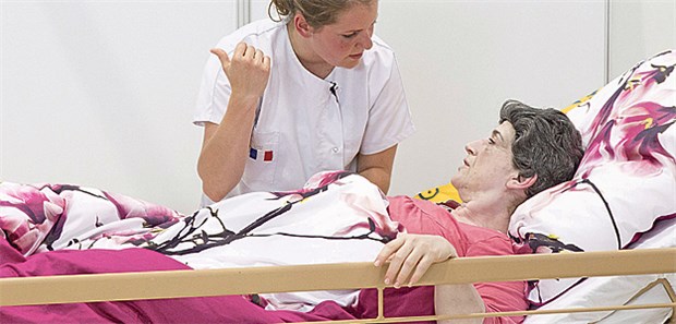 Generalistische Ausbildung vor dem Aus? Sollen Alten-, Kranken- und Kinderkrankenpflege zusammengelegt werden? Skepsis bleibt.
