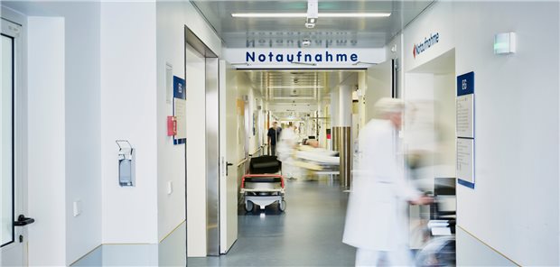 Sollte die Bundesärztekammer prüfen, ob ein Facharzt für Notfallmedizin eingeführt werden soll? Die Delegierten des Ärztetags hielten das nicht für notwendig und lehnten die Initiative ab.
