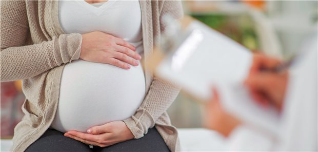 CDC empfiehlt COVID-19-Impfung für Schwangere und Stillende Sollten sich Schwangere gegen COVID impfen lassen? In den USA wird das jetzt empfohlen – in Deutschland rät die STIKO derzeit nicht grundsätzlich dazu. Das könnte sich aber ändern.