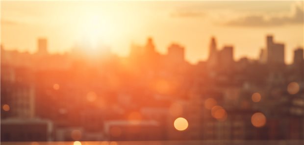 Sonnenaufgänge können ein schönes Naturschauspiel sein. Doch in Großstädten und Ballungsräumen fürchten viele sommerliche Hitzewellen.