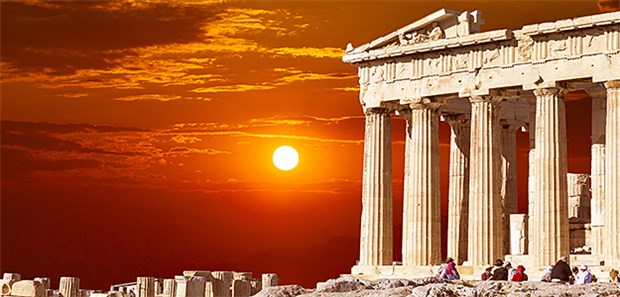 "Plage" für das geschundene Land Sonnenuntergang in Athen: Die medizinischen Aussichten in Griechenland werden düster – Ärzte fehlen dem Gesundheitssystem massiv.