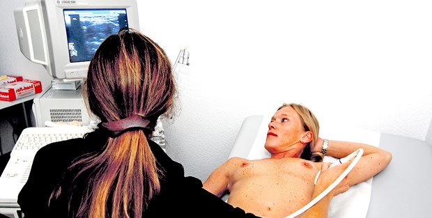 Brustkrebs: Ultraschall optimiert Früherkennung Sonografie der Brust hilft bei unklarem Mammografiebefund oft weiter.