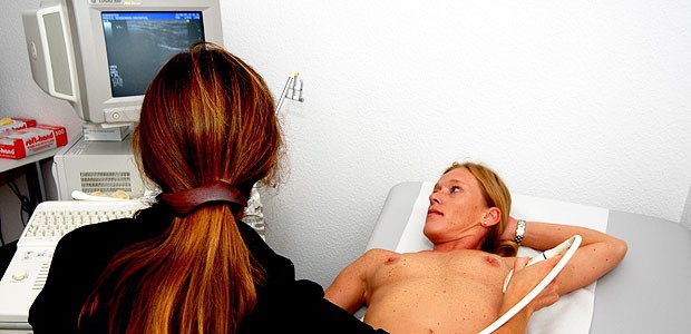Sonographie der Brust deckt Mamakarzinome auf.