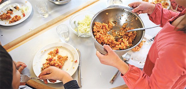 Zu viel Fleisch und zu wenig Obst Sorgt für heiße Diskussionen: Essen in Kindertagesstätten.