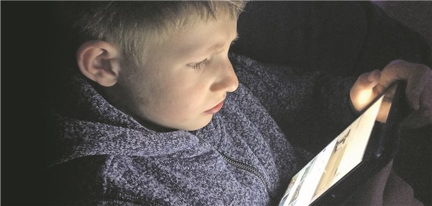 Frühe Handy-Nutzung hat Folgen für Gesundheit Soziale Auffälligkeiten und motorische Defizite: Das machen Pädiater bei Kindern aus, die zu viel Zeit mit der Nutzung von Handys und Co verbringen.