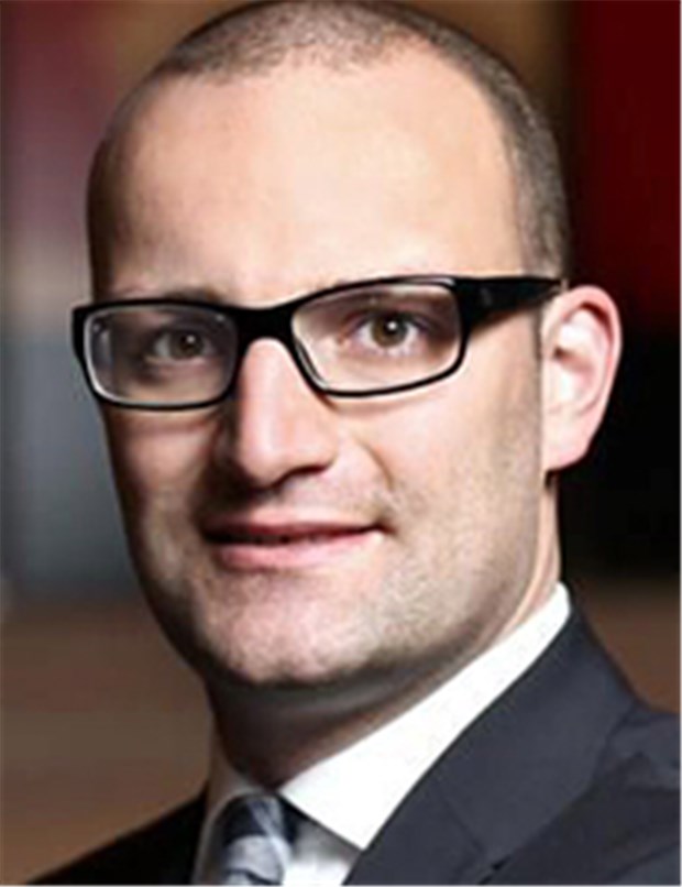 Spahn droht Kassen mit Spargesetz Spahn: Geschenk an die Kassen?