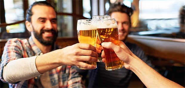 Bei mehr als einem Bier pro Tag wird's kritisch Spaß am Feierabend-Bier: Müssen die deutschen Alkohol-Richtwerte überprüft werden?
