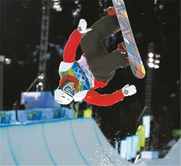 Keine Halfpipe weit und breit, kein Erfolg Spektakuläre Sprünge mit dem Snowboard - deutsche Sportler waren in dieser Disziplin chancenlos. Bisher gibt‘s in Deutschland keine Halfpipe. © dpa