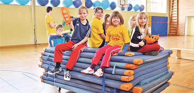 Sportattest schon vor der Einschulung! Sport in der Gruppe ist auch für herzkranke Kinder möglich. Kinderkardiologen helfen weiter.