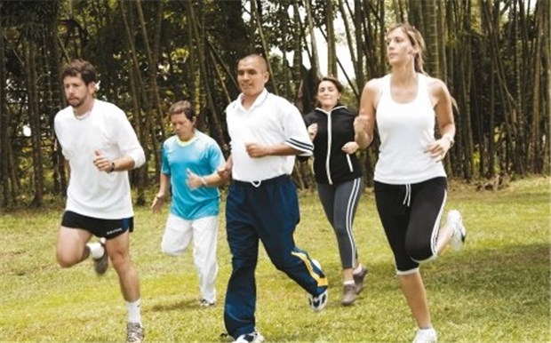 Prävention und Bewegung - ein neuer Versuch Sport ist die beste Prävention: Die Barmer GEK wirbt für die Aktion "Deutschland bewegt sich". © reflektastudios / fotolia.com