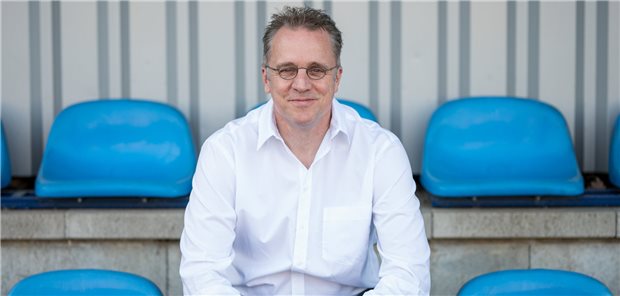 Nationalmannschafts-Arzt Tim Meyer hört nach 21 Jahren auf Sportmediziner Professor Tim Meyer hört als Teamarzt der deutschen Männer-Nationalmannschaft auf.