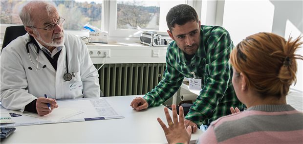 Verbände werben für Regelung zur Sprachmittlung im Gesundheitswesen Sprachmittlung in Arztpraxen: Laut Patienten- und Sozialverbänden sollte das die Regel sein und nicht die Ausnahme.