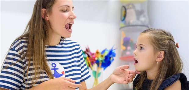 Corona störte die sprachliche Entwicklung bei Kindern Sprechtraining: Jährlich bekommt rund ein Drittel der fünf- bis siebenjährigen Kinder mit Sprachentwicklungsstörungen eine Sprachtherapie verordnet.
