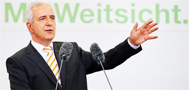 Schwarz sucht Partner Stanislaw Tillich ist der Ministerpräsident Sachsens - und will es bleiben.
