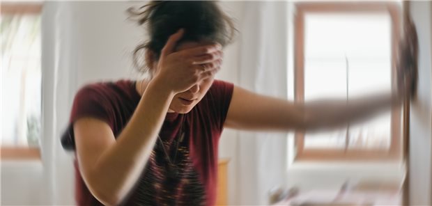 Starker Schwindel nach erfolgreicher Blutzuckereinstellung: So begann bei einer jungen Frau mit frischem Typ-1-Diabetes eine Therapie-bedingte Neuropathie.