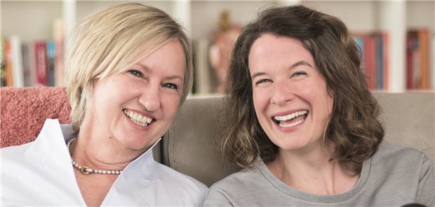 Bärbel Grashoff (l.) und Illustratorin Marie Luisa Kerkhoff.