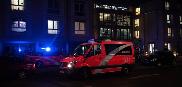 Wie niedergelassene Ärzte Heimen bei COVID-19-Patienten helfen sollen Statt Krankenhaus: Pflegeheime sollten bei einem Corona-Ausbruch die ärztliche Versorgung unter den Hausärzten im Rahmen eines Dienstplans sichern.