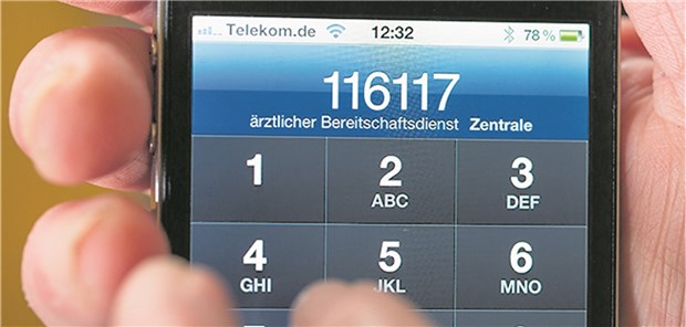 Statt der 600 bis 800 täglichen Anrufe, die bisher im ärztlichen Bereitschaftsdienst gezählt wurden griffen am Freitag insgesamt 6.300 Anrufer zum Telefonhörer, am Samstag 8.300, berichtet die KV Niedersachsen.
