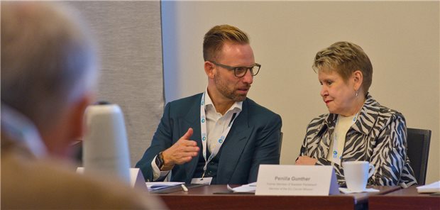 Medizinischer Fortschritt: „Zwei von drei Krebspatientinnen leben heute länger als fünf Jahre nach d Stefan Barbour, Geschäftsführer BeOne Medicines Deutschland und Penilla Gunther von der EU Cancer Mission.