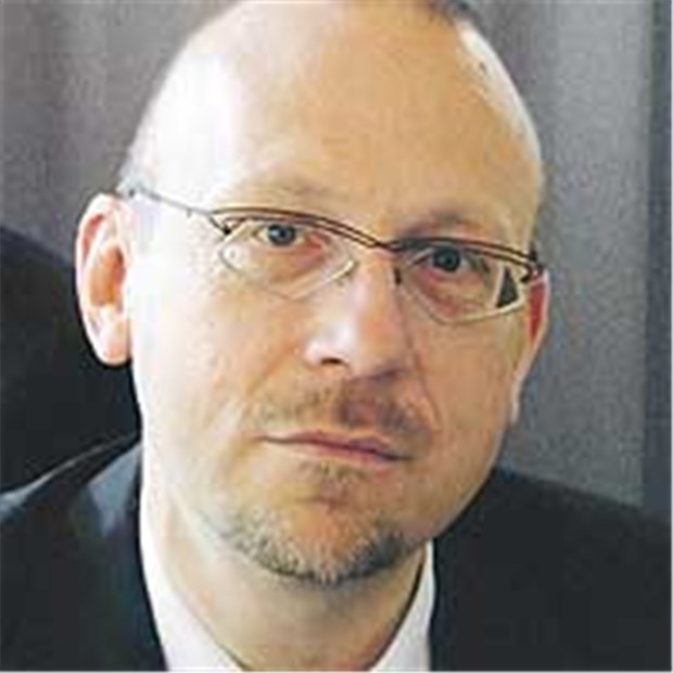 Verbraucherschützer sieht Arzthonorare als Kostentreiber Stefan Etgeton, Verbraucherzentrale Bundesverband