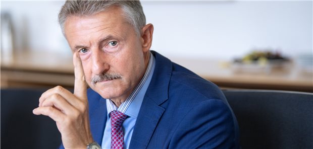 Brandenburgs Ex-Innenminister demonstriert gegen Corona-Maßnahmen Steht wegen der Teilnahme an einer Demo gegen die Coronamaßnahmen in der Kritik: Der ehemalige Brandenburger Innenminister Karl-Heinz Schröter (SPD).