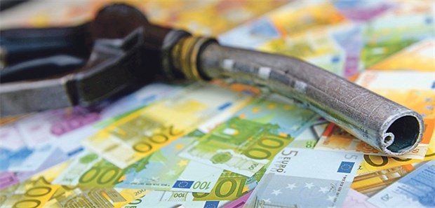 Der Ölpreis zieht wieder an SteigendeÖlpreise ärgern den Verbraucher. Als Anleger lässt sich aber vielleicht gutes Geld verdienen,