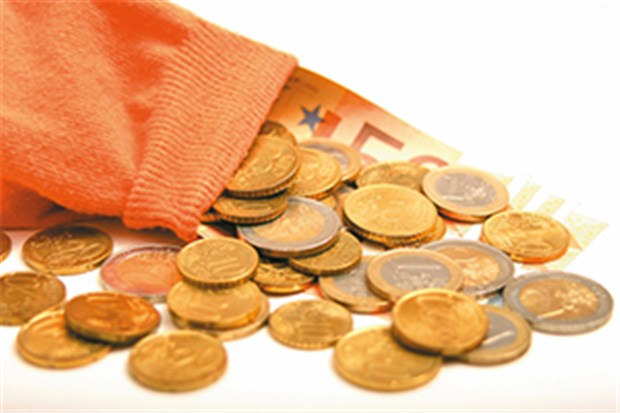Pflegefinanzierung: Regierung drückt sich vor klarer Antwort Steigt der Beitrag für die Pflegeversicherung, oder steigt er nicht? Die Regierung drückt sich vor einer klaren Aussage.