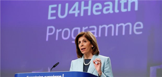 Brüssel will aus den Fehlern der COVID-19-Krise lernen Stella Kyriakides, EU-Kommissarin für Gesundheit, stellt das neue Gesundheitsprogramm der Union in Brüssel vor.